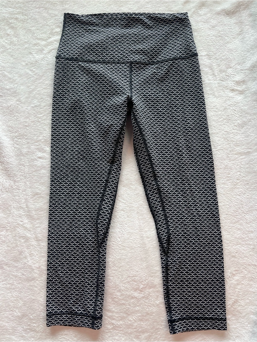Women’s Black & White Lululemon Patterned Active Leggings